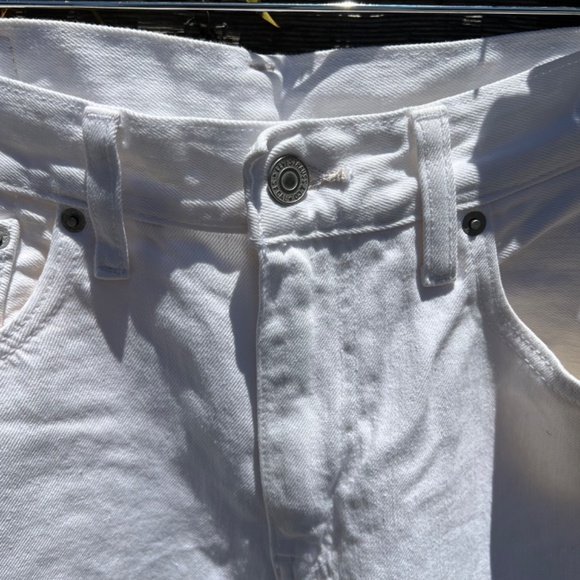 Levi's® WELLTHREAD™ 502™ White Jeans - Size 33" Waist - Picture 3 of 8